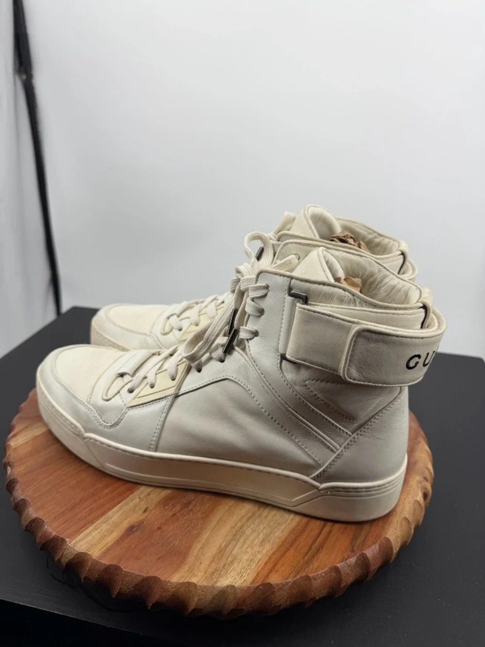 Gucci Mens Great White‎ High Top Sneakers sz 9.5 off white lace up strap 386738